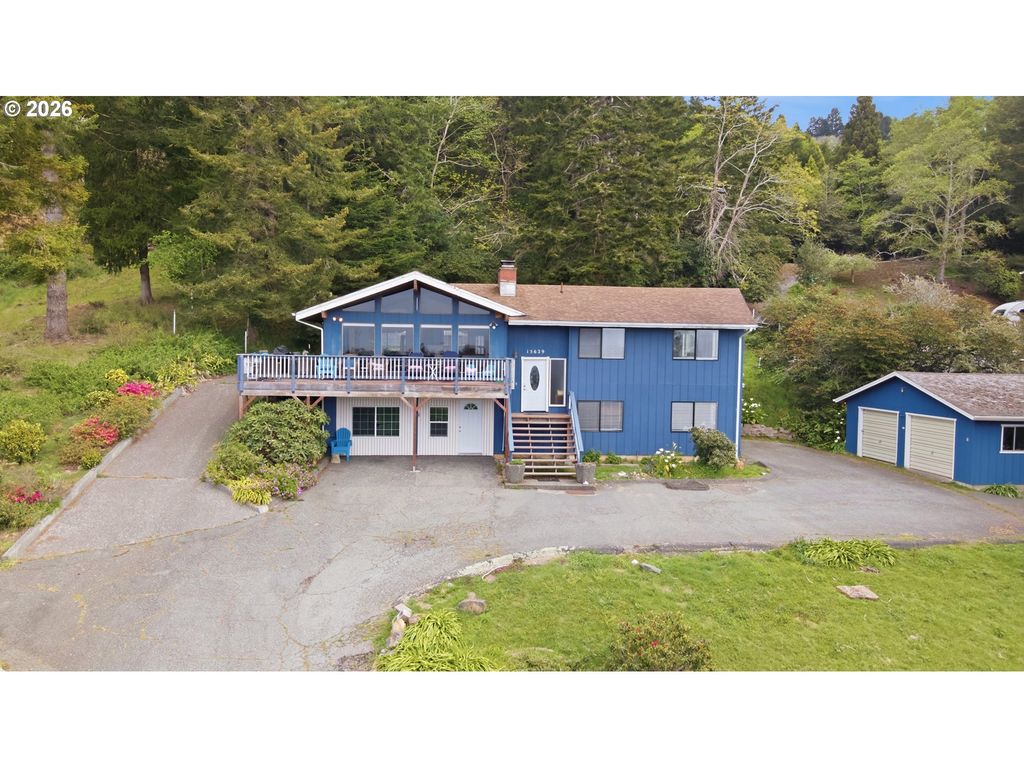 15629 PELICAN BAY Dr, Brookings, OR 97415