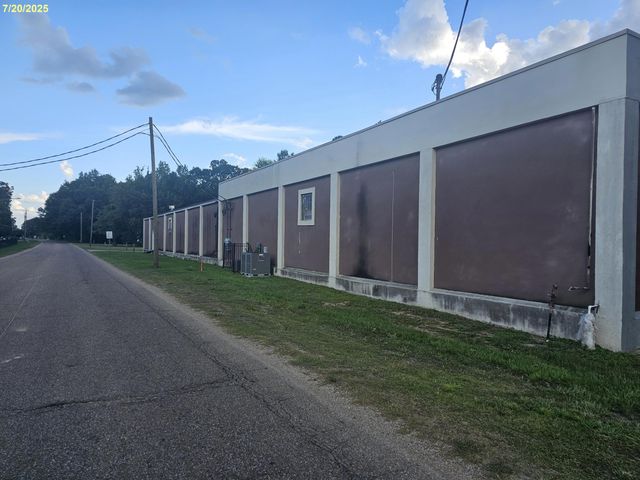 1161 James St., Hattiesburg, MS 39401