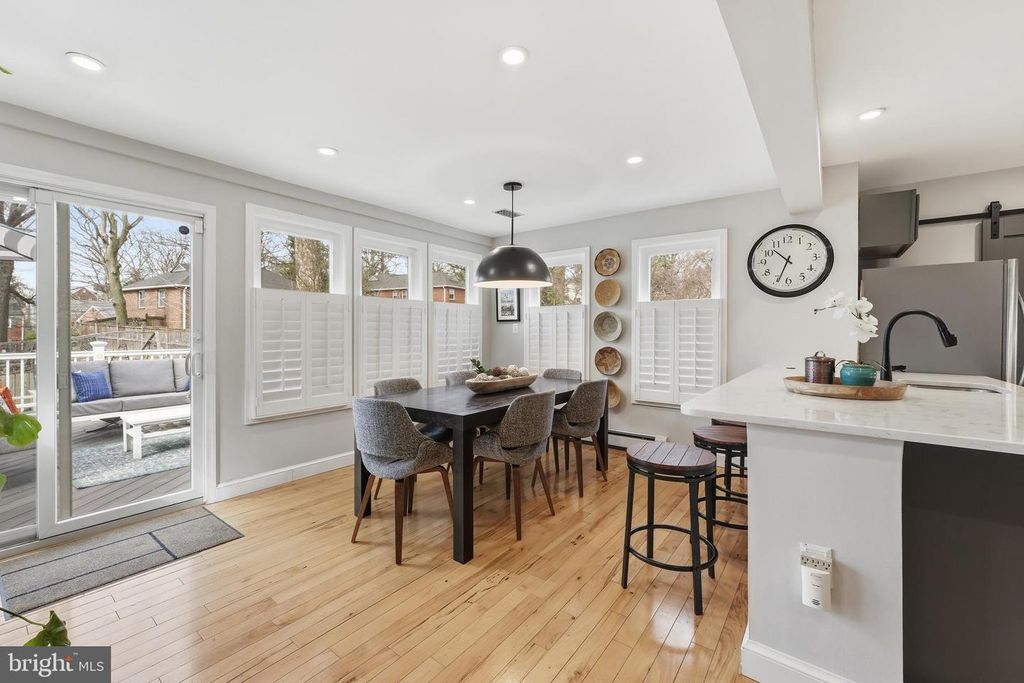 Image 10 of property listing at 8916 WHITNEY ST, Silver Spring, MD 20901