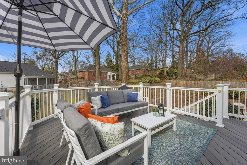 Image 17 of property listing at 8916 WHITNEY ST, Silver Spring, MD 20901