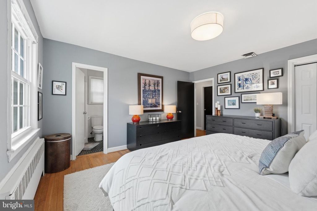 Image 20 of property listing at 8916 WHITNEY ST, Silver Spring, MD 20901