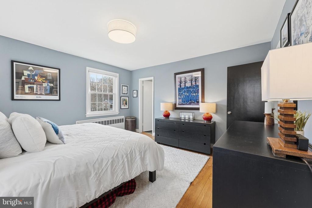 Image 21 of property listing at 8916 WHITNEY ST, Silver Spring, MD 20901