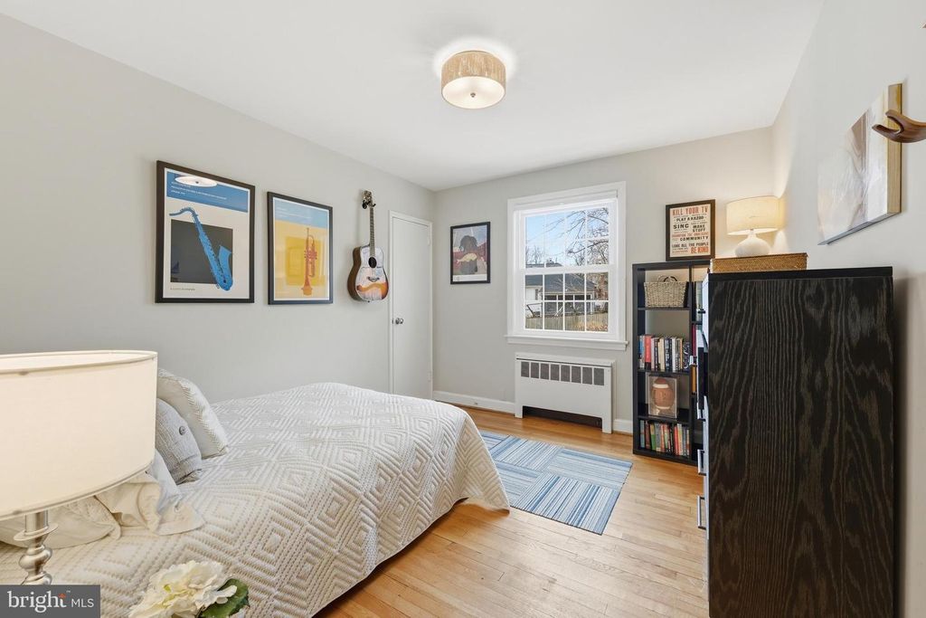 Image 28 of property listing at 8916 WHITNEY ST, Silver Spring, MD 20901