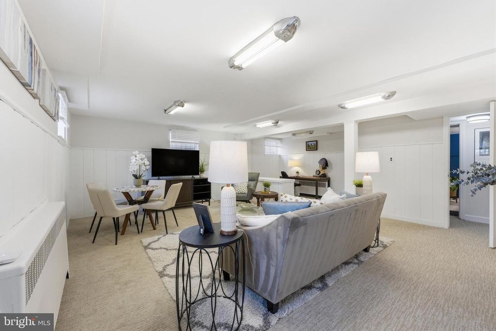 Image 36 of property listing at 8916 WHITNEY ST, Silver Spring, MD 20901