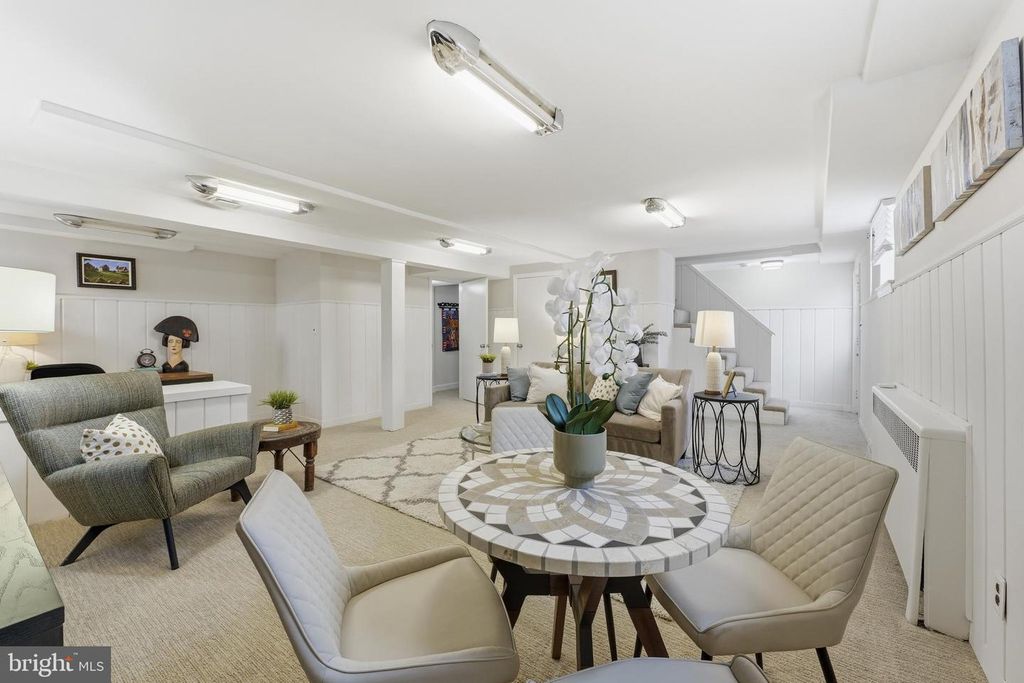 Image 37 of property listing at 8916 WHITNEY ST, Silver Spring, MD 20901