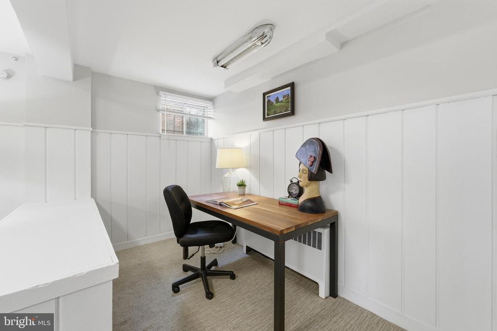 Image 40 of property listing at 8916 WHITNEY ST, Silver Spring, MD 20901