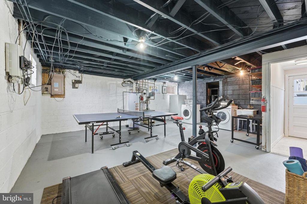 Image 52 of property listing at 8916 WHITNEY ST, Silver Spring, MD 20901