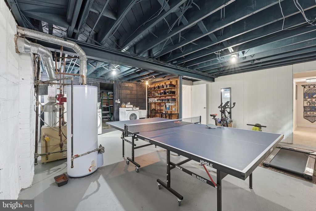 Image 53 of property listing at 8916 WHITNEY ST, Silver Spring, MD 20901