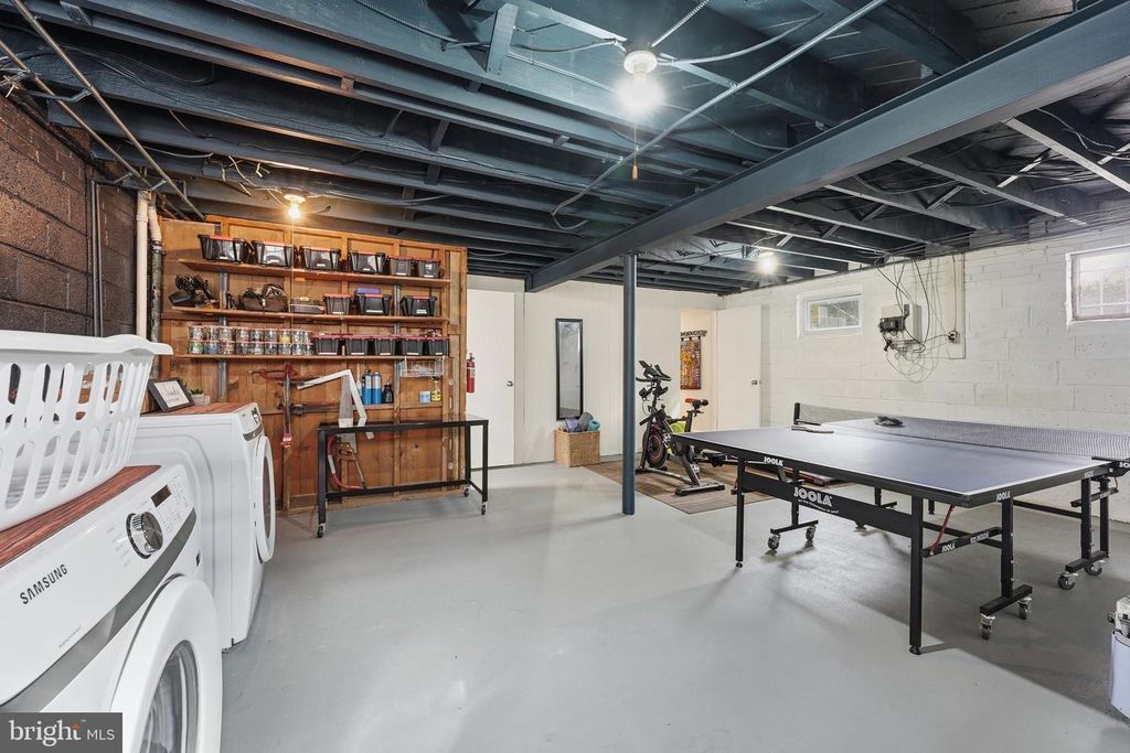 Image 54 of property listing at 8916 WHITNEY ST, Silver Spring, MD 20901