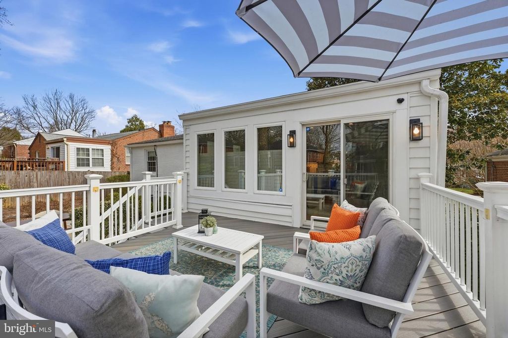 Image 56 of property listing at 8916 WHITNEY ST, Silver Spring, MD 20901