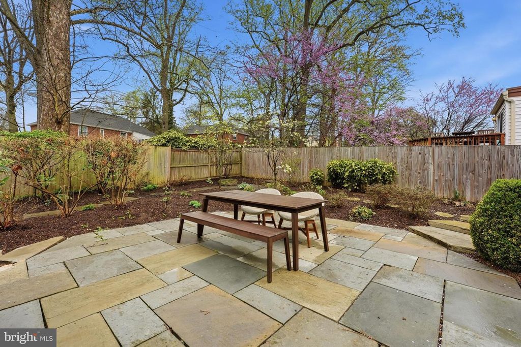 Image 62 of property listing at 8916 WHITNEY ST, Silver Spring, MD 20901