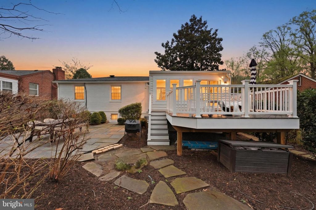 Image 63 of property listing at 8916 WHITNEY ST, Silver Spring, MD 20901