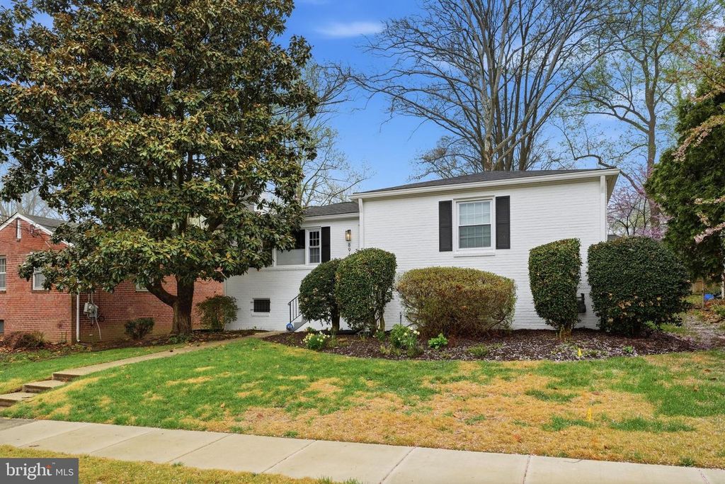 Image 67 of property listing at 8916 WHITNEY ST, Silver Spring, MD 20901