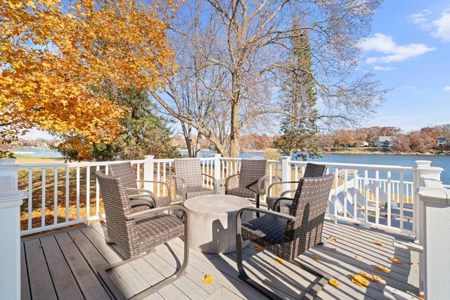 3 Holiday Drive, Lake Holiday, IL 60552