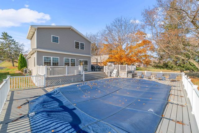 3 Holiday Drive, Lake Holiday, IL 60552