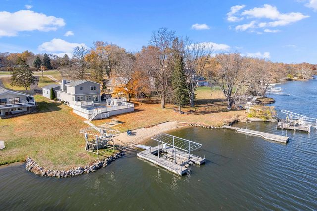 3 Holiday Drive, Lake Holiday, IL 60552