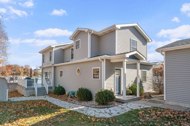 3 Holiday Drive, Lake Holiday, IL 60552