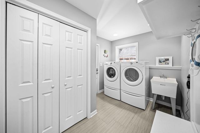 3 Holiday Drive, Lake Holiday, IL 60552