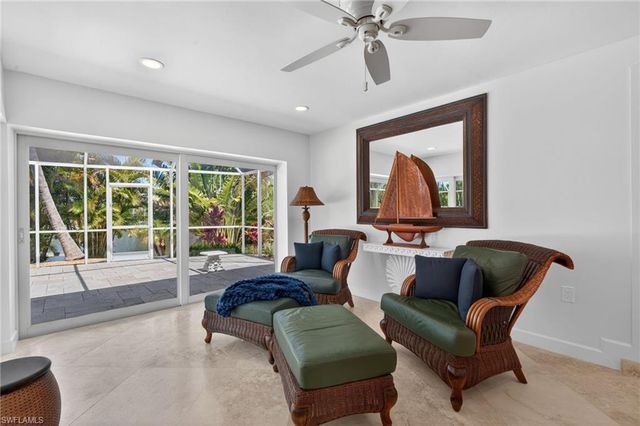 738 Anchor DR, Sanibel, FL 33957