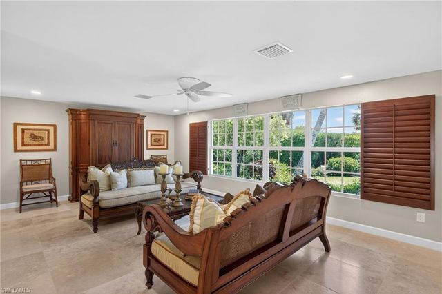 738 Anchor DR, Sanibel, FL 33957