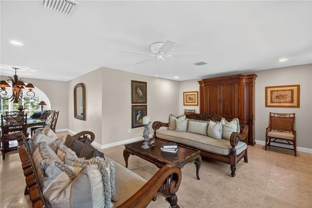 738 Anchor DR, Sanibel, FL 33957