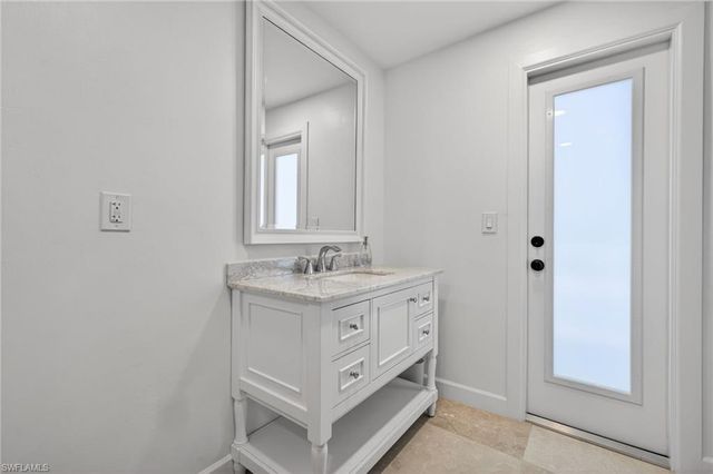 738 Anchor DR, Sanibel, FL 33957
