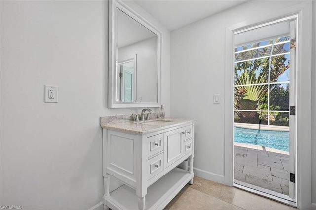 738 Anchor DR, Sanibel, FL 33957