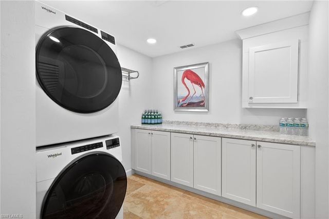 738 Anchor DR, Sanibel, FL 33957