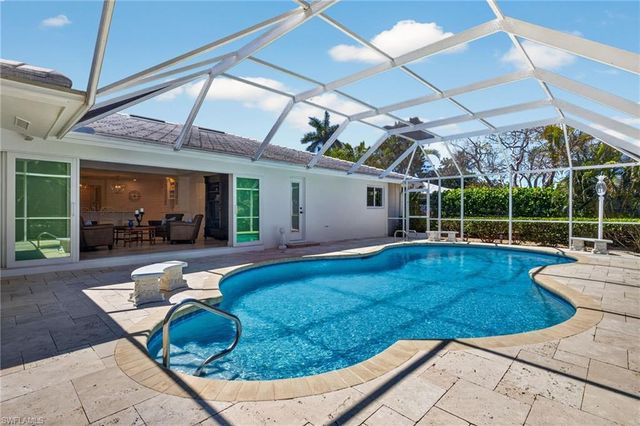 738 Anchor DR, Sanibel, FL 33957