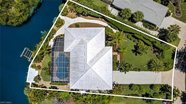 738 Anchor DR, Sanibel, FL 33957