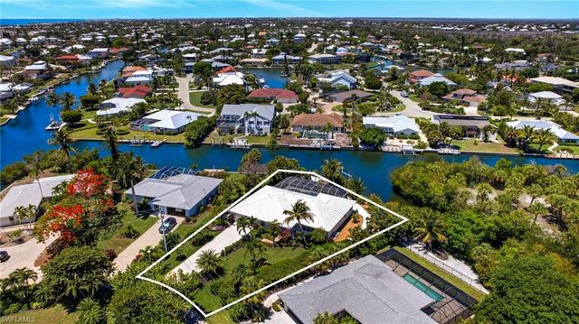 738 Anchor DR, Sanibel, FL 33957