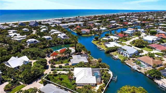 738 Anchor DR, Sanibel, FL 33957