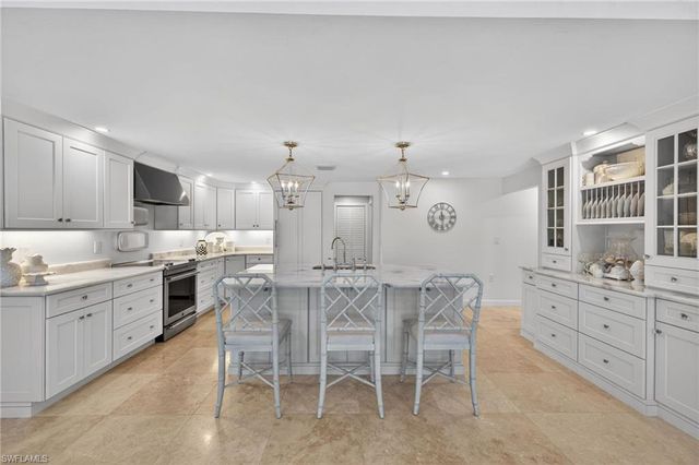 738 Anchor DR, Sanibel, FL 33957