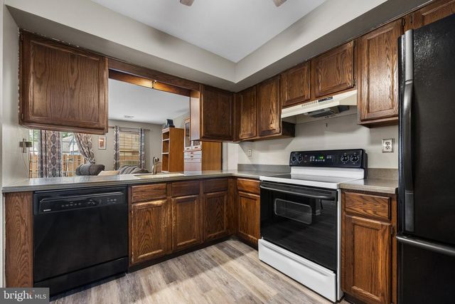 15 WILLOW BEND DR, Hamilton, NJ 08690