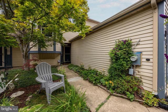 15 WILLOW BEND DR, Hamilton, NJ 08690