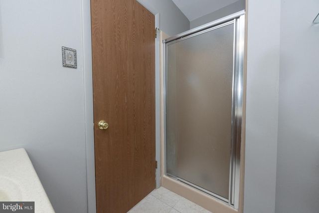 15 WILLOW BEND DR, Hamilton, NJ 08690