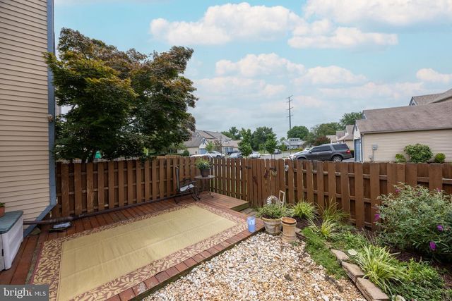 15 WILLOW BEND DR, Hamilton, NJ 08690