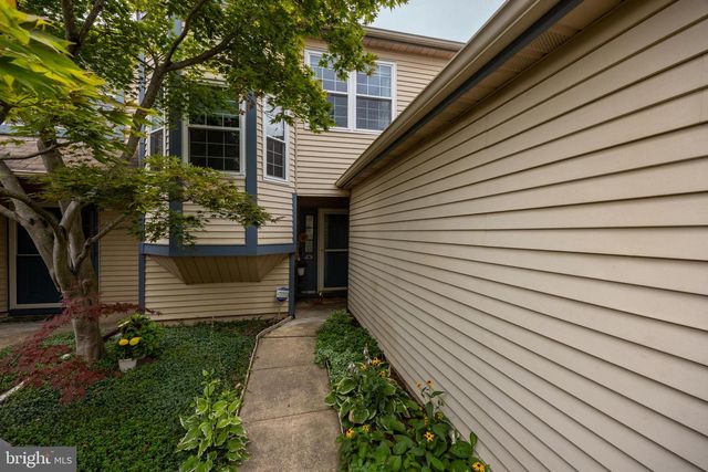 15 WILLOW BEND DR, Hamilton, NJ 08690