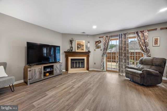 15 WILLOW BEND DR, Hamilton, NJ 08690