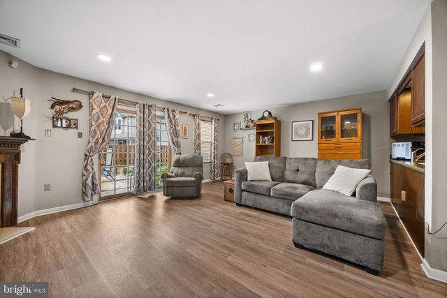 15 WILLOW BEND DR, Hamilton, NJ 08690