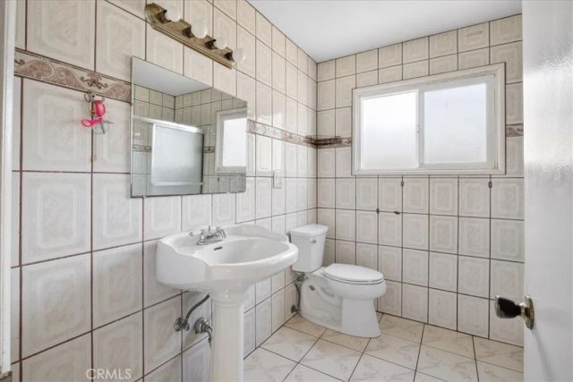 2114 Orange Avenue, Santa Ana, CA 92707