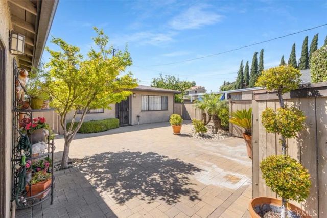 2114 Orange Avenue, Santa Ana, CA 92707