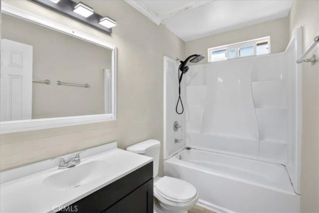 2114 Orange Avenue, Santa Ana, CA 92707