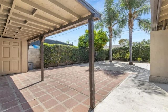 2114 Orange Avenue, Santa Ana, CA 92707