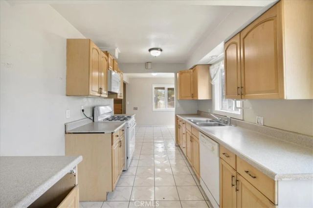 2114 Orange Avenue, Santa Ana, CA 92707