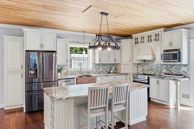6 James Patten Dr, Sterling, MA 01564