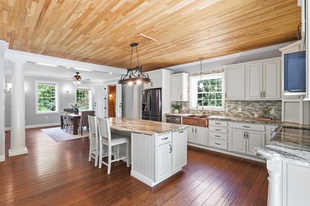6 James Patten Dr, Sterling, MA 01564