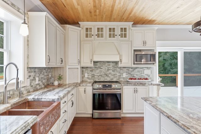 6 James Patten Dr, Sterling, MA 01564