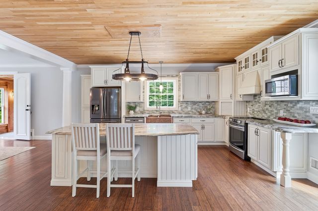 6 James Patten Dr, Sterling, MA 01564