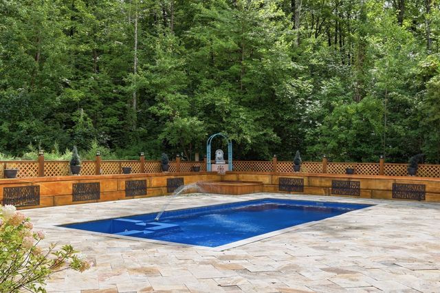 6 James Patten Dr, Sterling, MA 01564